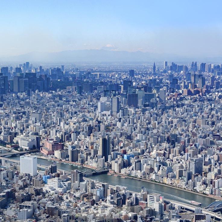Parents evaluating schools in Switzerland